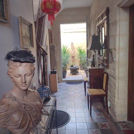 Au Gre Du Voyage Apartment Uzes Bagian luar foto