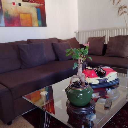 Au Gre Du Voyage Apartment Uzes Bagian luar foto