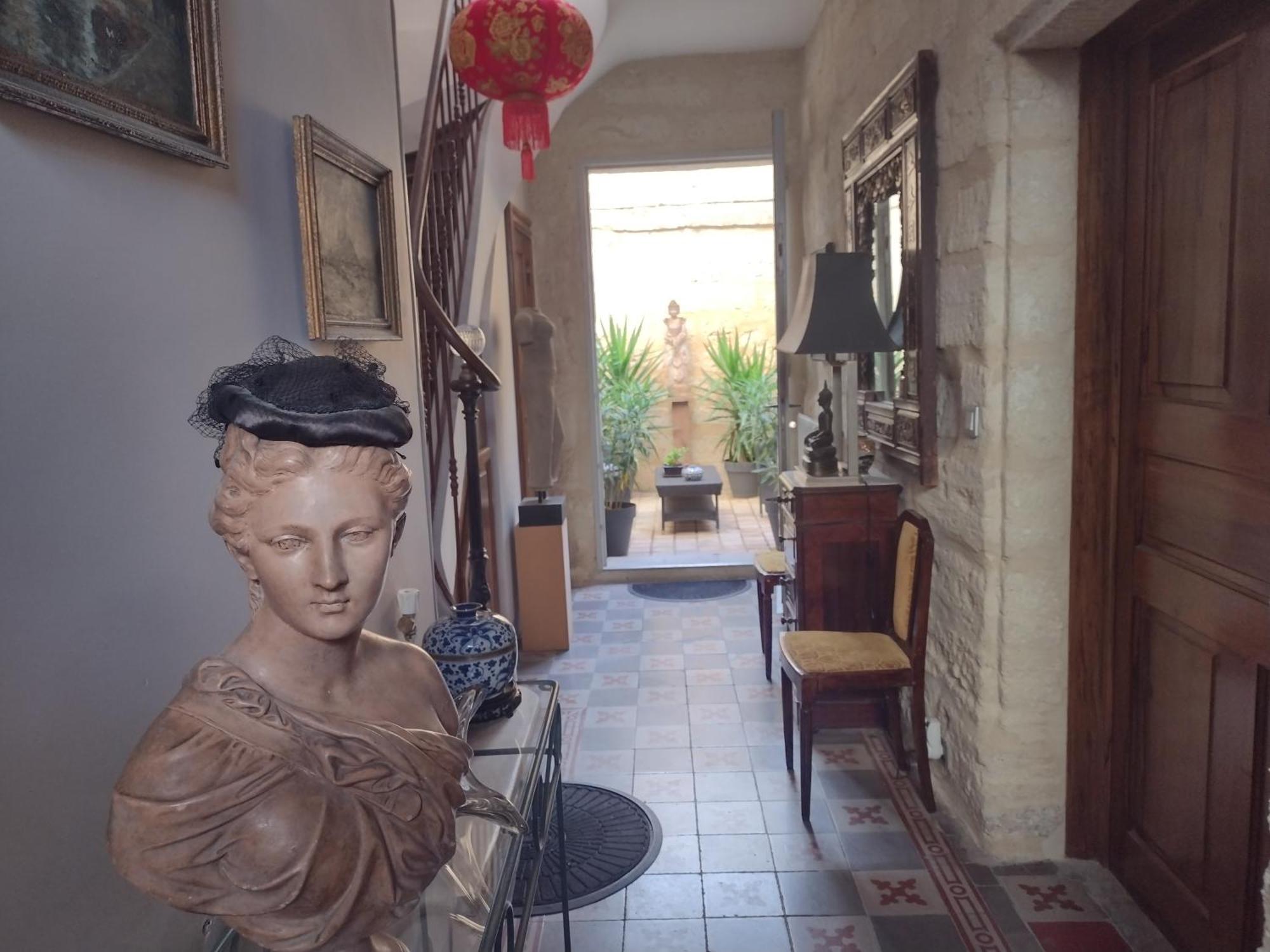 Au Gre Du Voyage Apartment Uzes Bagian luar foto